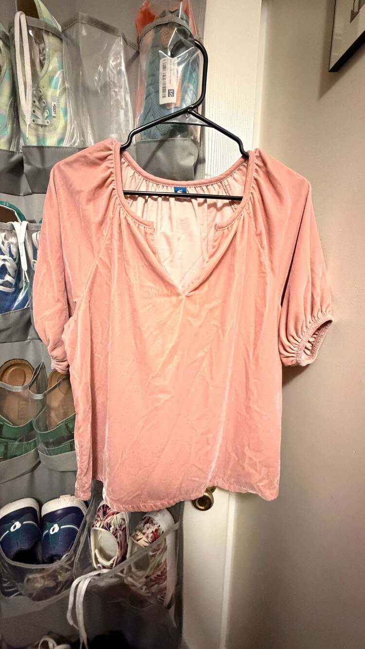 Old Navy Women's Pink Velvet Puff-Sleeve Split-Neck Blouse